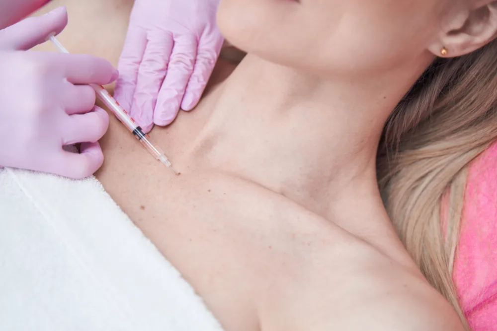 Guardoli Dermatology Nice • Décolleté