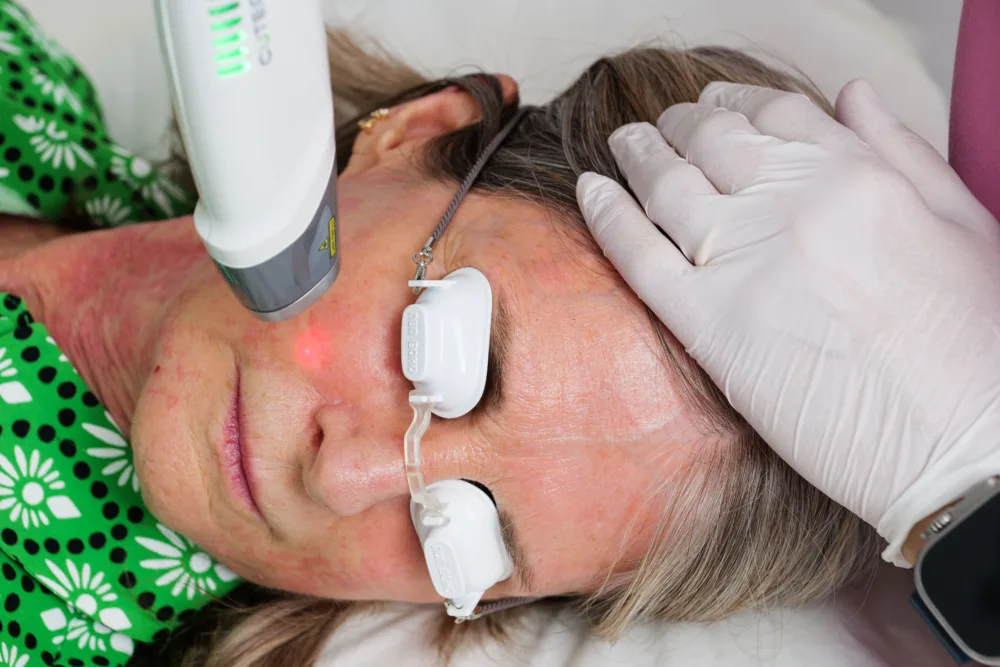 Guardoli Dermatology Nice • Visage, cou et décolleté, traitement global de l'ensemble des zones