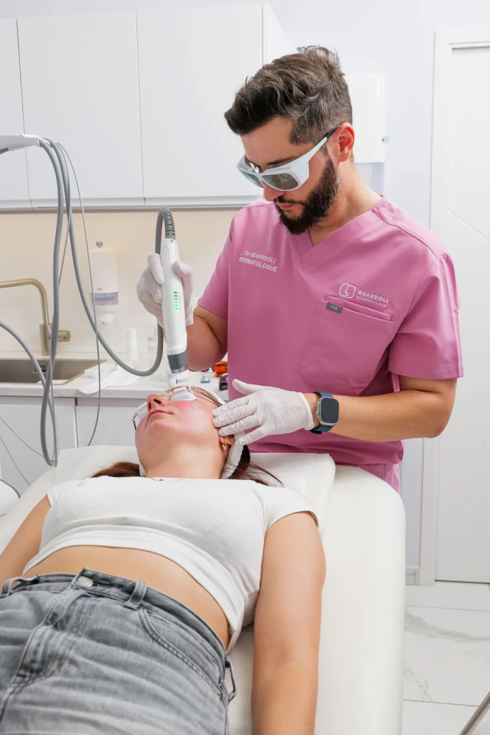 Guardoli Dermatology Nice • Front